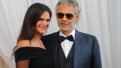 Die direkte und einfühlsame Antwort auf die Kernfrage „Andrea Bocelli Tochter blind“ lautet ja. Virginia Bocelli wurde mit einer Sehbehinderung geboren